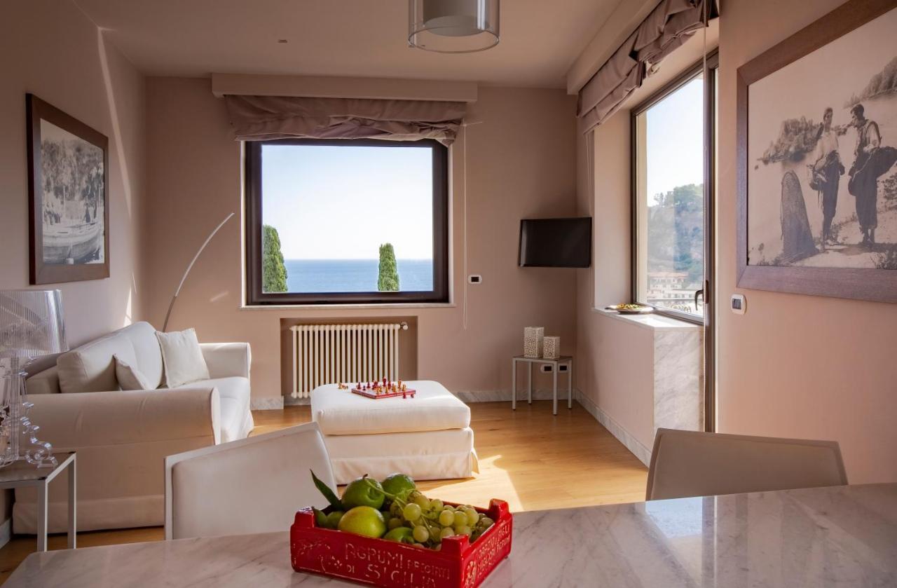 Fenetre Sur Le Blue Apartment ตาออร์มินา ภายนอก รูปภาพ